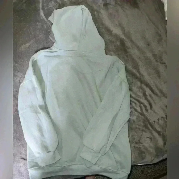 light blue/grey hoodie size medium - chunky - Picture 5 of 5